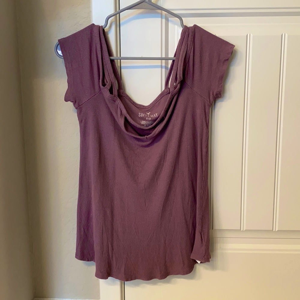 Cold shoulder AEO tee